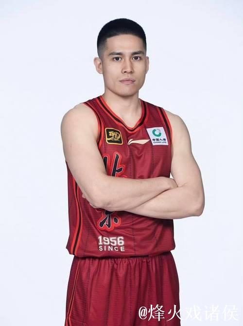 陈盈骏:球队阵容完整,全力磨合寻求最佳组合 陈盈骏:球队阵容完整,全力磨合寻求最佳组合